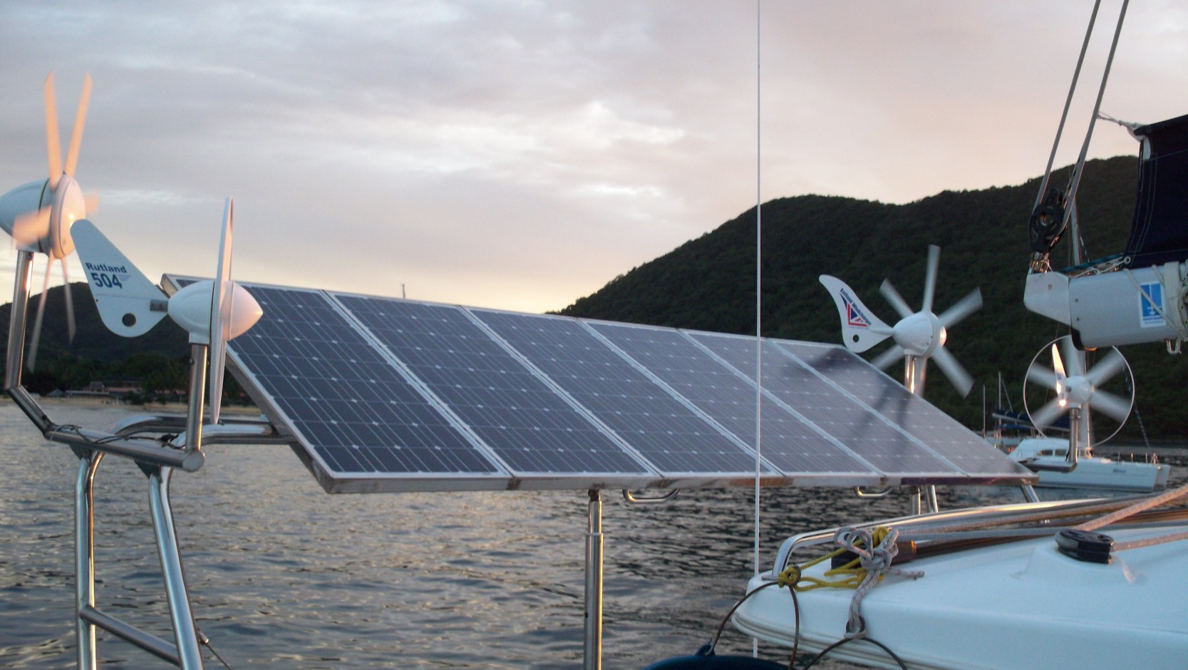 solar panels on sailboats